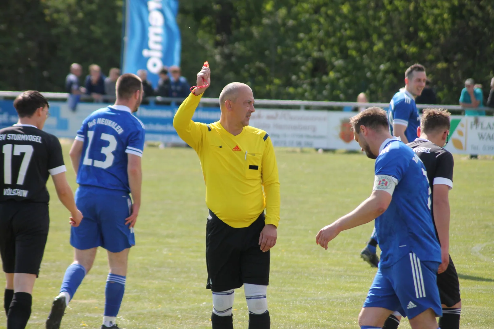 Neues Schiedsrichterangebot in Mecklenburg-Vorpommern: Landesfußballverband bildet Walking-Football-Schiedsrichter aus