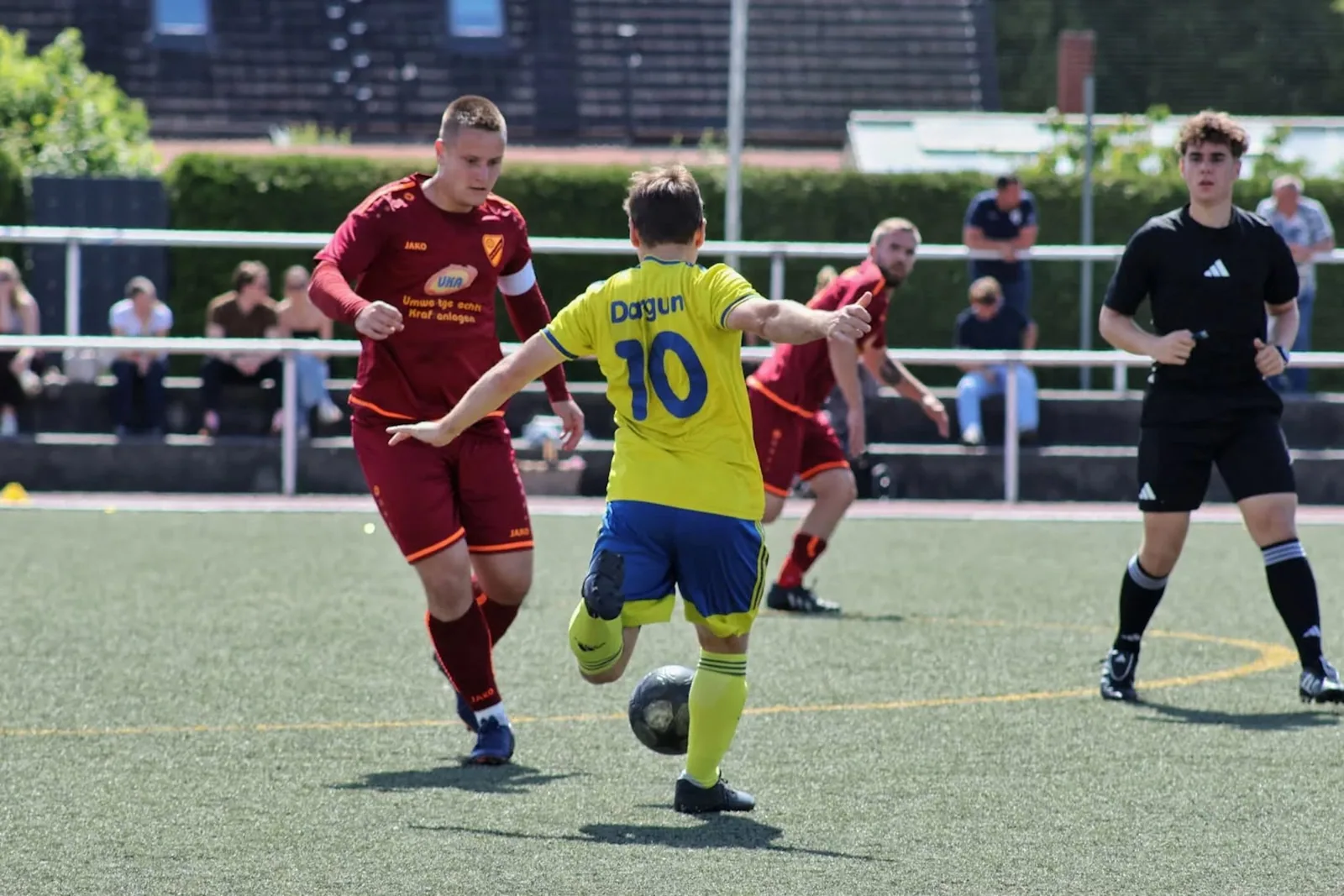 Junger Schiedsrichter Domenick Müller steigt in die Landesliga auf